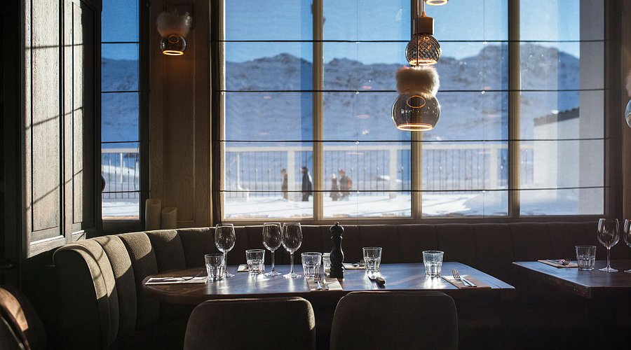 Imagem das mesas do restaurante